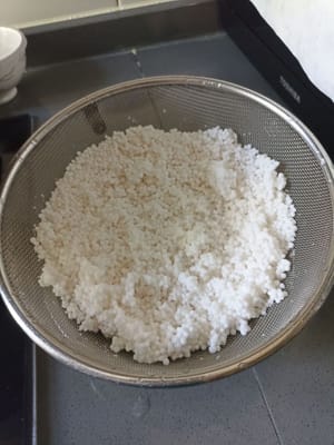 然後過濾並瀝乾，直到水不滴為止。