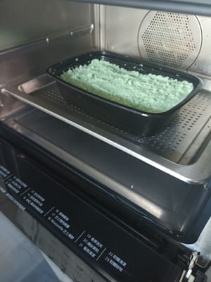 將麵團放入蒸籠