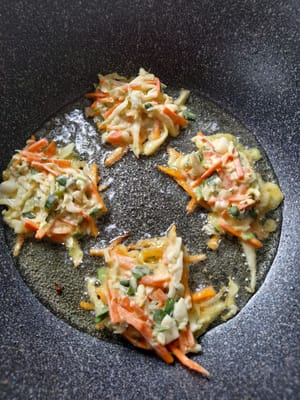 Goreng hingga matang dan kecoklatan, jangan lupa dibalik biar matang nya merata,