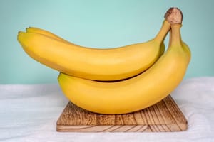 1-2 buah pisang matang