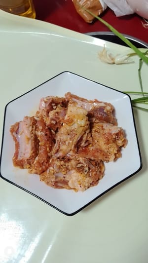 Cuci dan rendam iga.