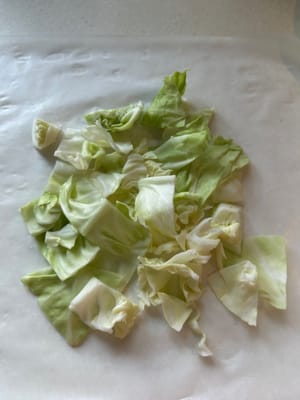 Pertama-tama, letakkan kol.