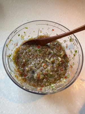 Kemudian tambahkan semua saus yang dibutuhkan, dan sedikit air agar lebih mudah diblender.