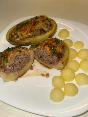 Bol de bœuf au fromage et aux pommes de terre