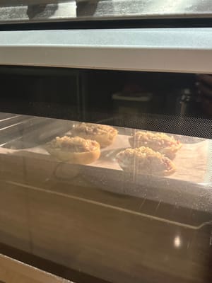 Transférez sur une plaque de cuisson et laissez cuire au four à 210 °C pendant 30 minutes.