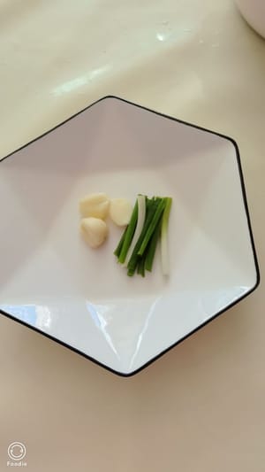 蒜三顆 蔥兩條