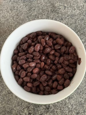 煮沸 30 分钟后，盖上盖子再煮 10 分钟。