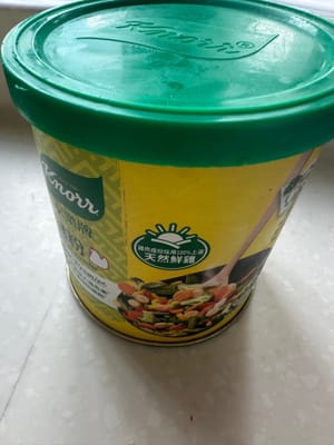 chili powder, personal preference, 2 grams of chicken powder, a scallion cut and set aside