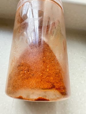 chili powder, personal preference, 2 grams of chicken powder, a scallion cut and set aside