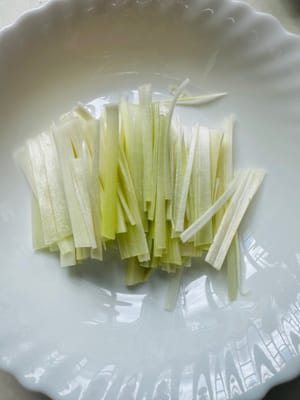 Scallions cut into shapes
Scallions can be replaced with carrots