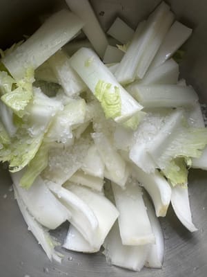 marinate the chopped cabbage with half a tablespoon of salt for 20 minutes