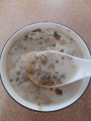 Green bean porridge with coconut milk sauce