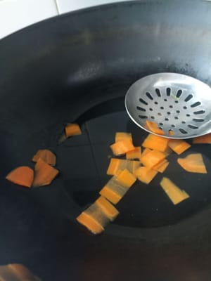 Angkat carrot keluar