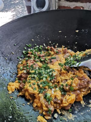 lalu masuk Kan irisan bawang daun