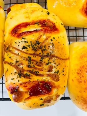 Panecillos de Queso y Salchicha Súper Suaves (Versión con Nata)