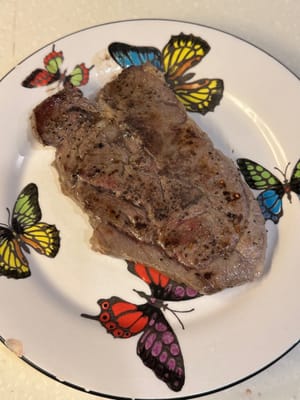 Firstly, cook the steak to your own preference. Spread the truffle sauce onto the steak for seasoning