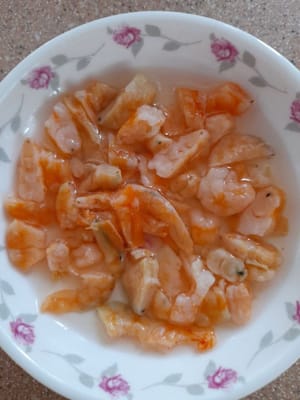 Udang kering yg sudah saya rendam selama ±20menit ,lalu potong kotak kecil.