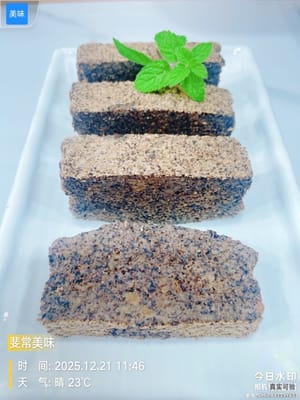 El ñame chino fortalece el bazo y el estómago, el sésamo negro nutre el hígado y los riñones e hidrata los intestinos, los dátiles rojos reponen el qi y la sangre, y los huevos aportan proteínas de alta calidad. ¡Este es un refrigerio perfectamente saludable, ideal para el desayuno o la merienda! Si lo prefiere dulce, añada 50 gramos de azúcar blanco al gusto.