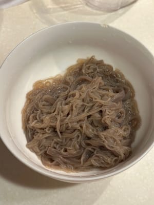 Assemblez les nouilles comme base