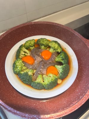 Cuire à la vapeur à feu vif pendant 8 minutes après l'ébullition de l'eau.