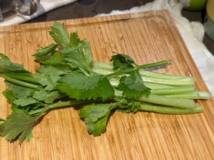 셀러리 줄기 두 개