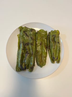 Freír el pimiento hasta que esté blando y reservar.