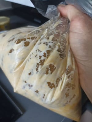 Quindi agitare il sacchetto di plastica contenente gli ingredienti e