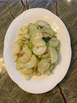 加入 3/4 茶匙盐和 1 汤匙蚝油，充分混合即可食用