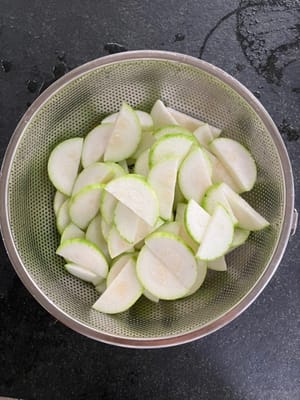 瓜去皮切块