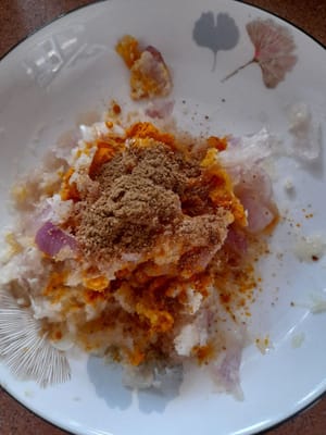 Finely ground spices (10 shallots, 5 garlic cloves, 3 candlenuts, 1.5 teaspoons of ground coriander, 1 teaspoon of ground turmeric, 1 teaspoon of cumin.
