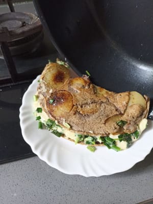 Togliere e mettere su un piatto