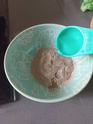 Aggiungere 22,5 ml di acqua e