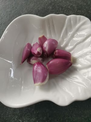 Red onion seeds