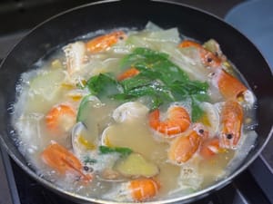 unire tutti gli ingredienti e cuocere per altri 5 minuti.