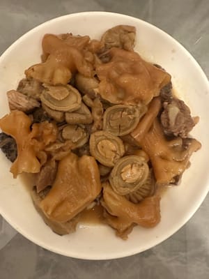 생선 아귀를 넣은 전복 조림