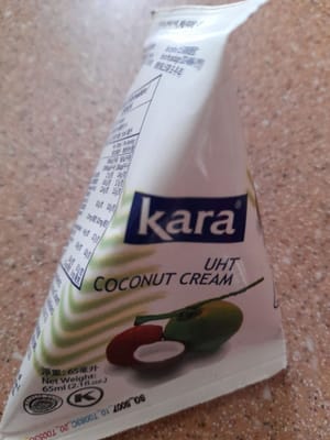 3 cucharadas de leche de coco instantánea espesa.