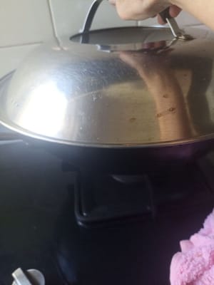 Tapar y cocinar nuevamente a fuego lento durante 30 minutos.