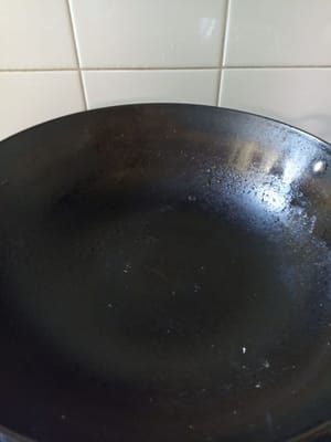 Cocinamos inmediatamente calentando la sartén.