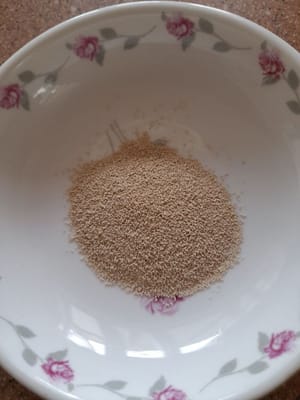 fermipan, 150 ml di acqua, 2 cucchiai di olio da cucina 