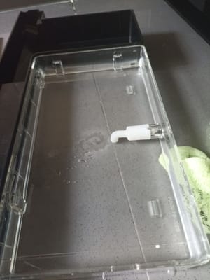 Añade 700 ml de agua al vapor.