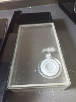 Cubra el recipiente de agua