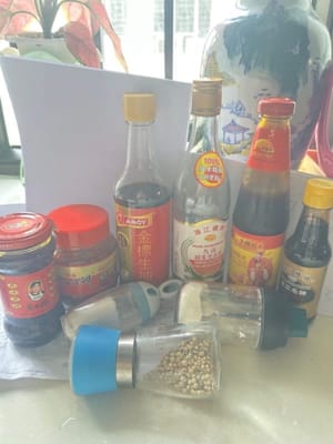 condimento, olio, sale, pepe, salsa di soia scura, salsa di soia chiara, salsa di ostriche, vino da cucina, Lao Gan Ma, pasta di fagioli, amido di mais