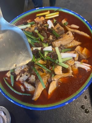 將辣椒擺魚面上