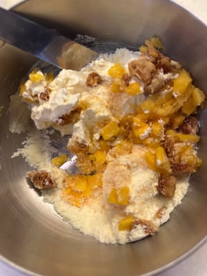 Dan tambahkan ke dalam isian krim keju.