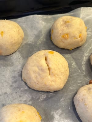 Dan potong menjadi bentuk salib.