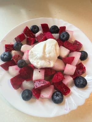 Garnissez de mon fromage maison et ajoutez autant de vos fromages préférés que vous le souhaitez.