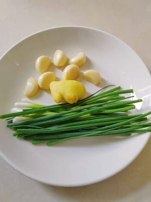 姜葱蒜各10克