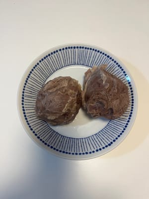 Take out the cooked beef tendon