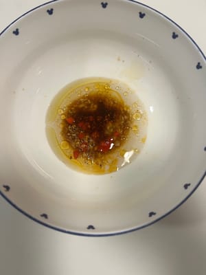 add 2 tablespoons of jelly and boiling water and mix well