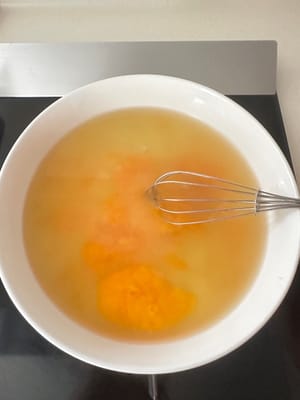 1,3 volte la quantità di brodo di pollo, sale, farina di mais, mescolare bene